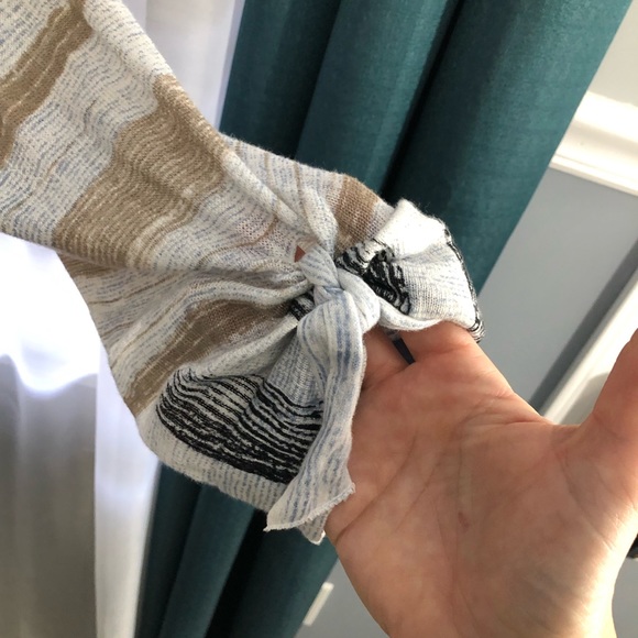 Nic + Zoe Lightweight knit pullover blouse - Picture 6 of 7